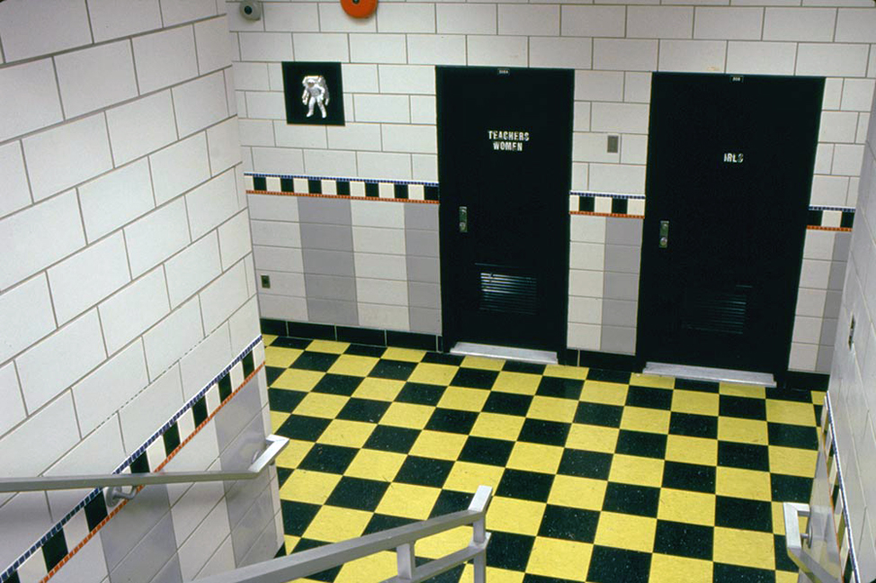 PS7stairshall
